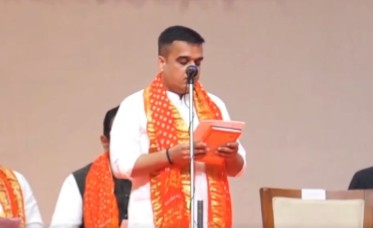 हर्ष संघवी ने ली गुजरात के नये उपमुख्यमंत्री पद की शपथ