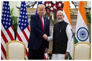 अमरीका के राष्ट्रपति डॉनल्ड ट्रंप ने खुद को बताया प्रधानमंत्री मोदी का “बहुत बड़ा प्रशंसक”