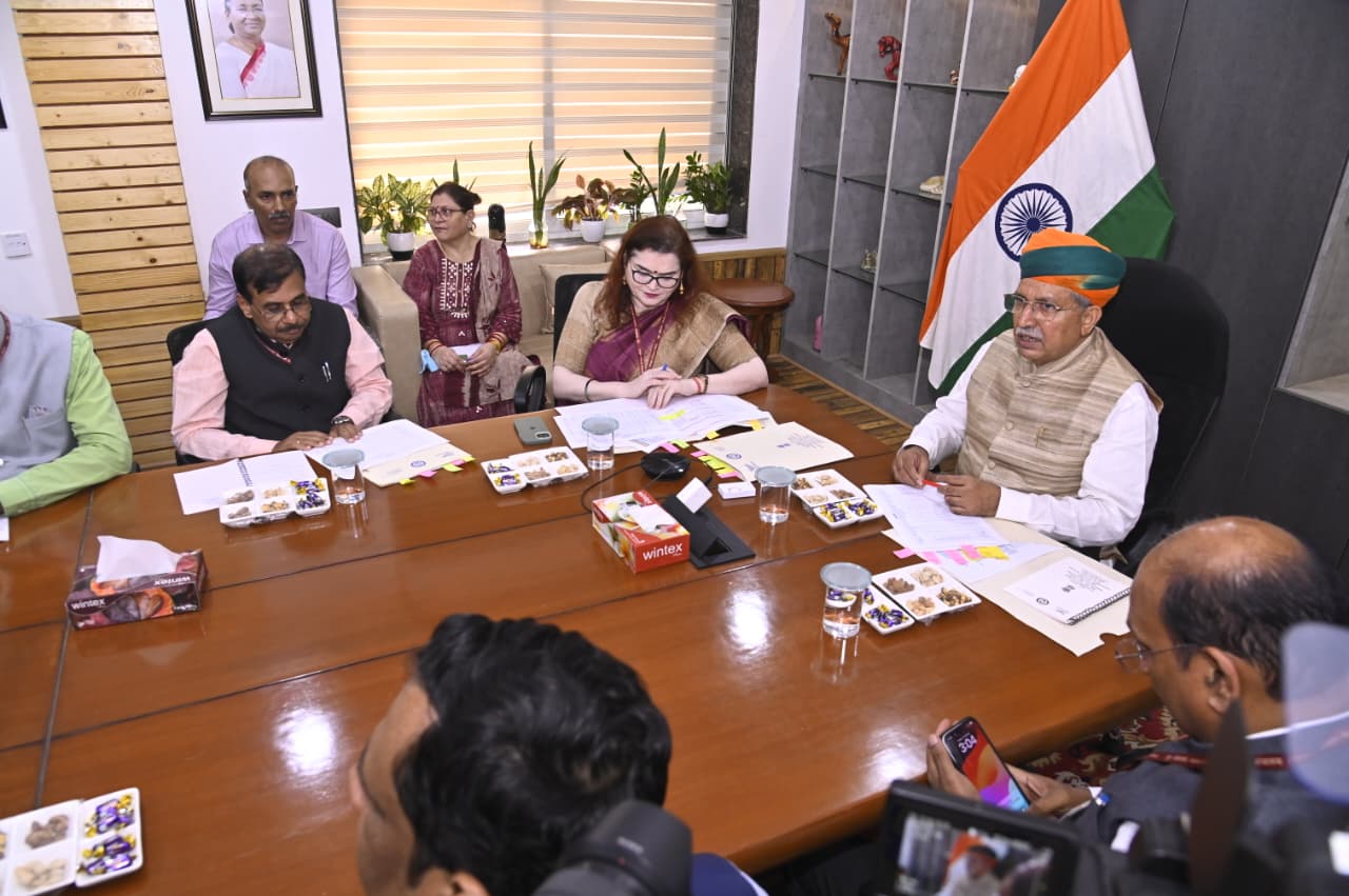 नई दिल्ली स्थित शास्त्री भवन में विधि कार्य विभाग में स्वच्छता पर विशेष अभियान के पांचवे चरण का आज समापन हुआ