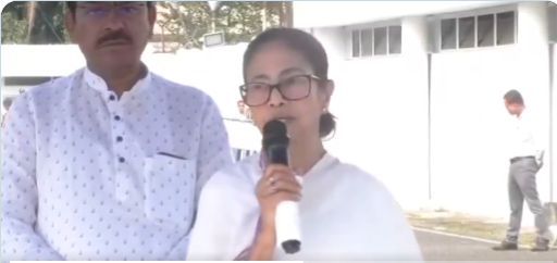 মহিলাসকল নিশা ঘৰৰ বাহিৰলৈ ওলাব নালাগে বুলি পশ্চিমবংগৰ মুখ্যমন্ত্রী মমতা বেনার্জীৰ মন্তব্যক লৈ ৰাজনৈতিক প্রতিক্ৰিয়াৰ সৃষ্টি