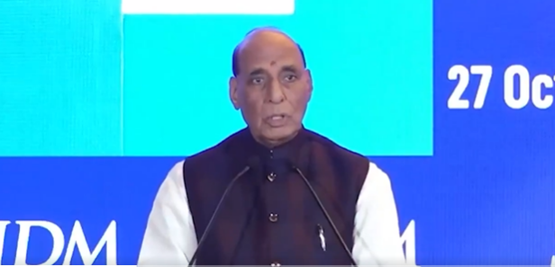 भारताची संरक्षण निर्यात २३ हजार ५०० कोटी रुपयांच्या विक्रमी स्तरावर पोहोचल्याची संरक्षण मंत्र्यांची माहिती