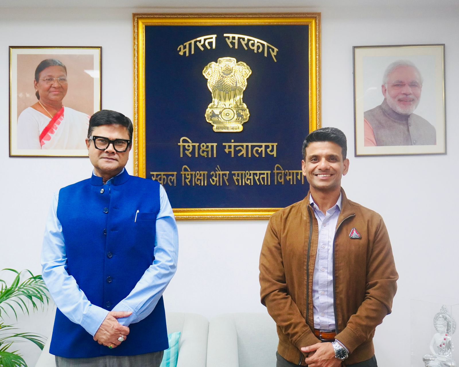 Shubhanshu Shukla meets Department of School Education and Literacy Secretary Sanjay Kumar