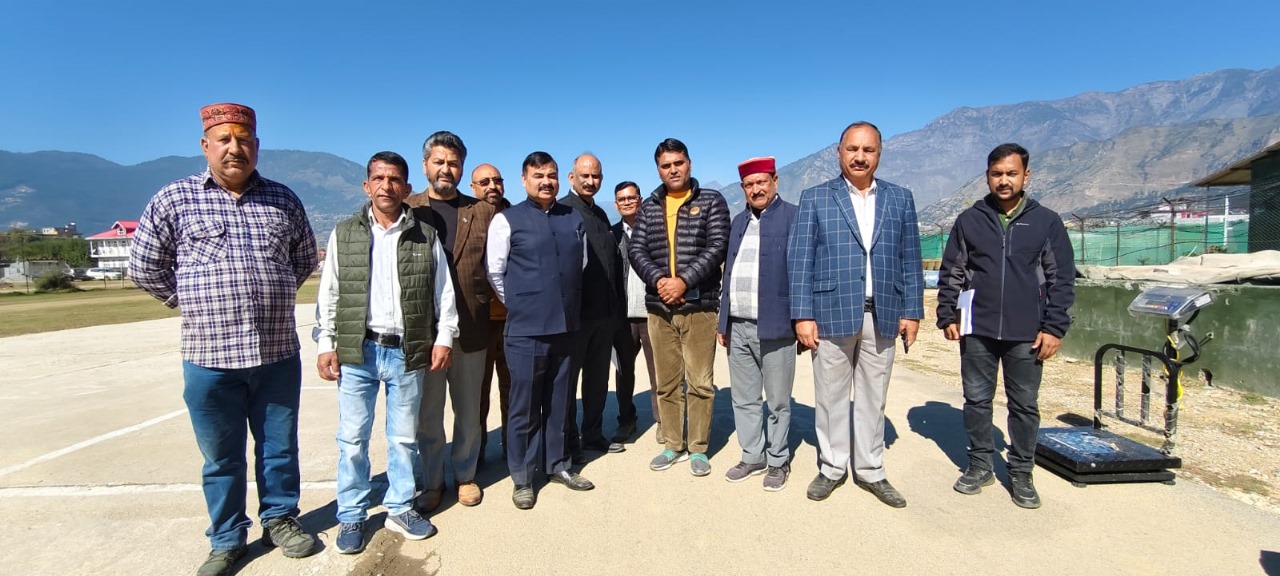 जम्मू-कश्मीर: नागर विमानन मंत्रालय और एएआई की टीम ने उड़ान योजना के तहत किश्तवाड़ हवाई अड्डे के विस्तार प्रस्ताव की समीक्षा की