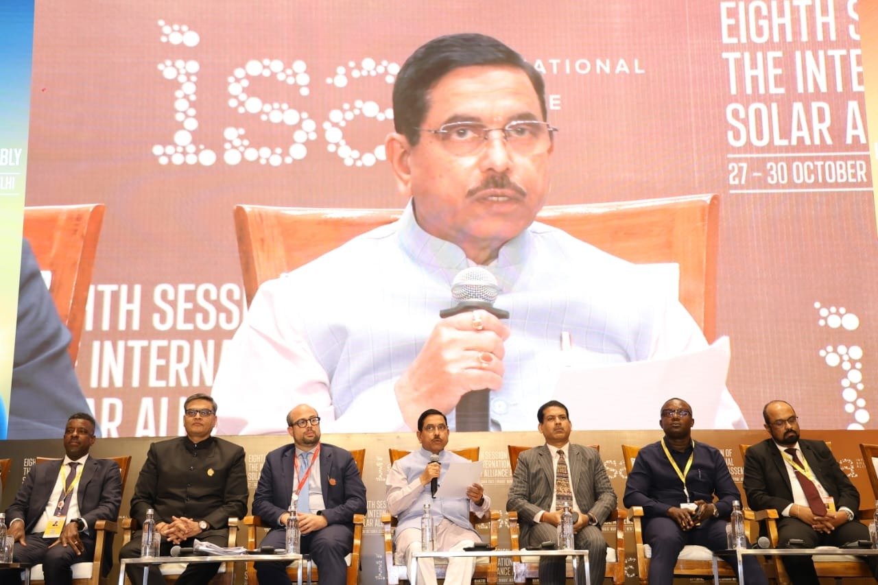 ভাৰতৰ সৌৰ শক্তি উৎপাদন আৰ্হি বিশ্বৰ আটাইতকৈ সফল আৰ্হিসমূহৰ অন্যতম- প্রহ্লাদ যোশী