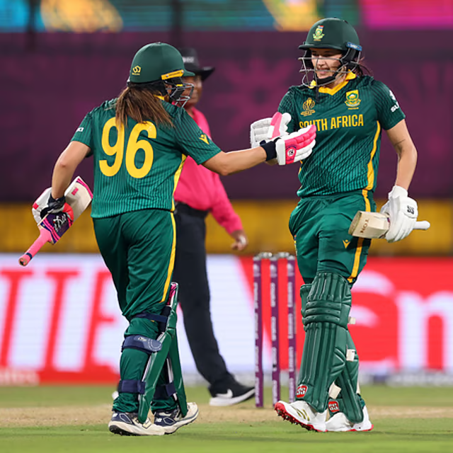 خواتین کے ICC او ڈی آئی عالمی کپ میں کَل گواہاٹی کے بَرساپاڑا کرکٹ اسٹیڈیم میں انگلینڈ اور جنوبی افریقہ کے درمیان پہلا سیمی فائنل میچ کھیلا جائے گا