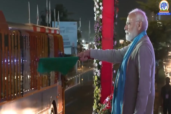 PM Modi Flags Off 25 E-Buses, To Inaugurate ₹1,140-Crore Development Projects at Ekta Nagar, Gujarat