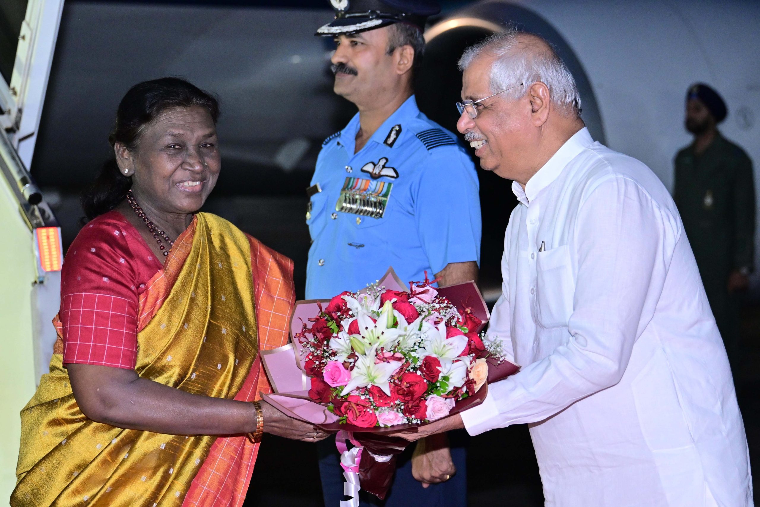 President Droupadi Murmu Visits Sabarimala Hill Shrine in Kerala Today