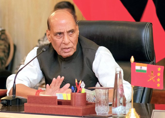 প্রতিরক্ষা মন্ত্রী রাজনাথ সিং আজ নতুন দিল্লিতে তৃতীয় ভারত-ইন্দোনেশিয়া প্রতিরক্ষা মন্ত্রীদের সংলাপের সহ-সভাপতিত্ব করবেন।
