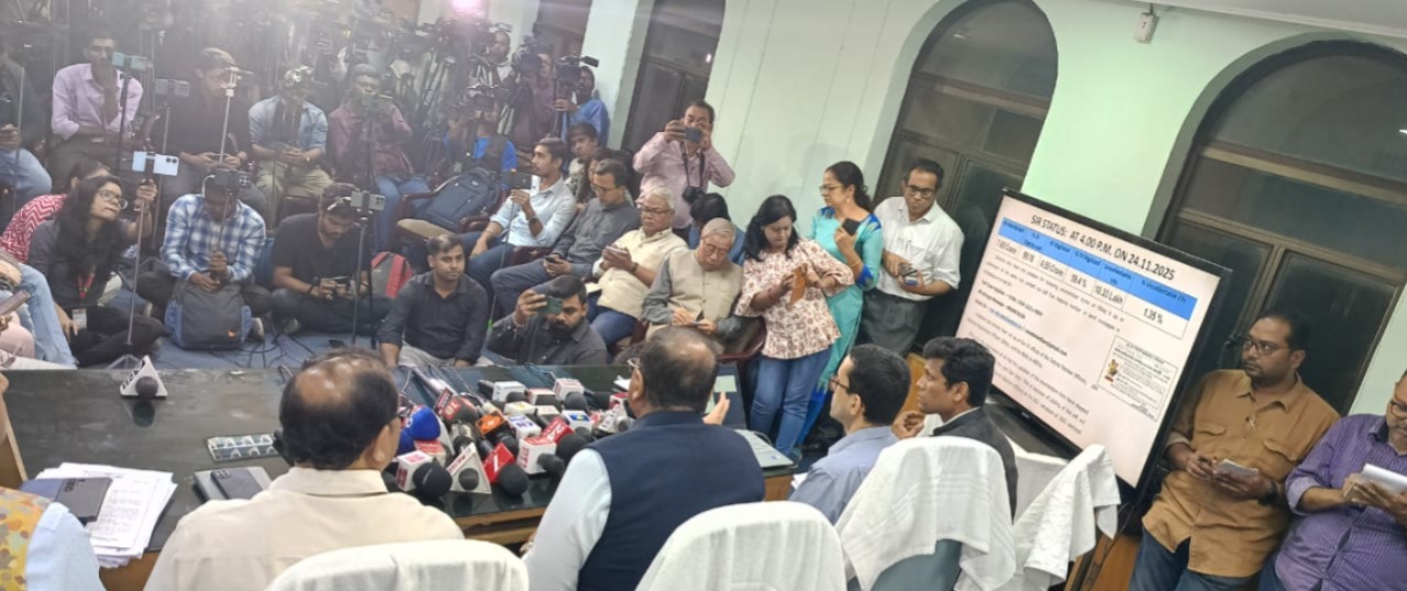 SIR-এর কাজে সার্ভার সমস্যা মেটাতে রাজ্য মুখ্য নির্বাচনী আধিকারিকের দফতর একটি বিশেষ অ্যাপ চালু করেছে।