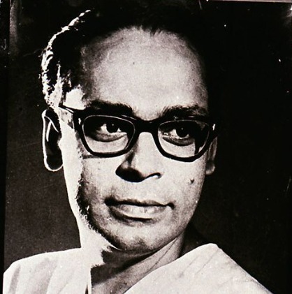 নানা অনুষ্ঠানের মধ্যে দিয়ে আজ প্রবাদপ্রতিম চলচ্চিত্রকার ঋত্বিক ঘটকের জন্ম শতবর্ষ  উদযাপন করা হচ্ছে।