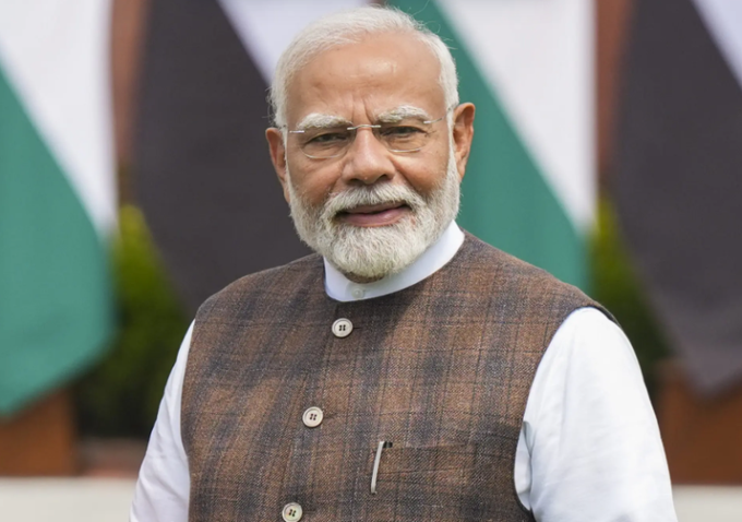 সংবিধান দিবস উপলক্ষে নিজেদের কর্তব্যকে সর্বাগ্রে স্থান দিতে আহ্বান জানিয়ে প্রধানমন্ত্রী নরেন্দ্র মোদী দেশবাসীর উদ্দেশে খোলা চিঠি লিখেছেন ।