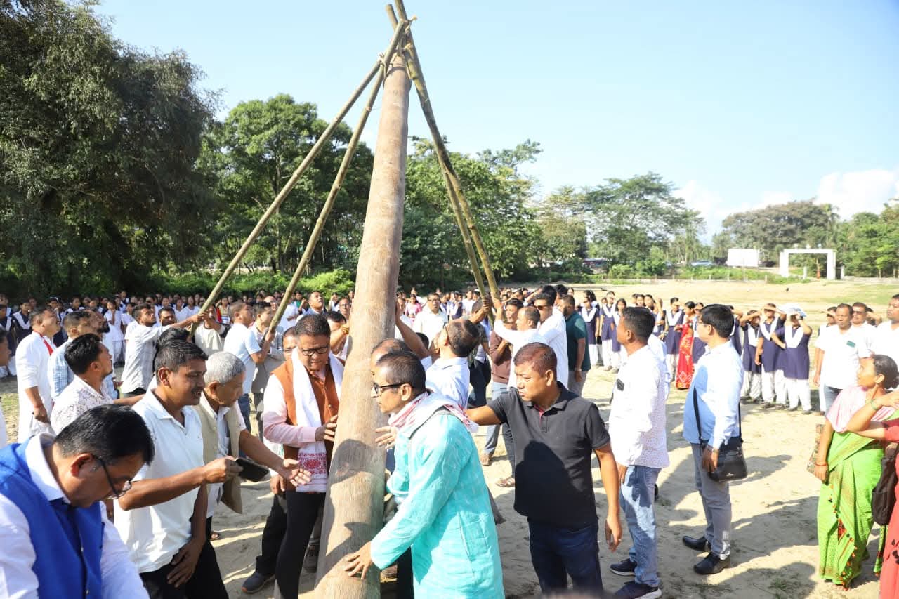 ধেমাজিৰ গোগামুখৰ গাৰ্লছ হাইস্কুলত প্ৰশাসনীয় ভৱনৰ আধাৰশিলা স্থাপন মন্ত্ৰী ডাঃ ৰণোজ পেগুৰ