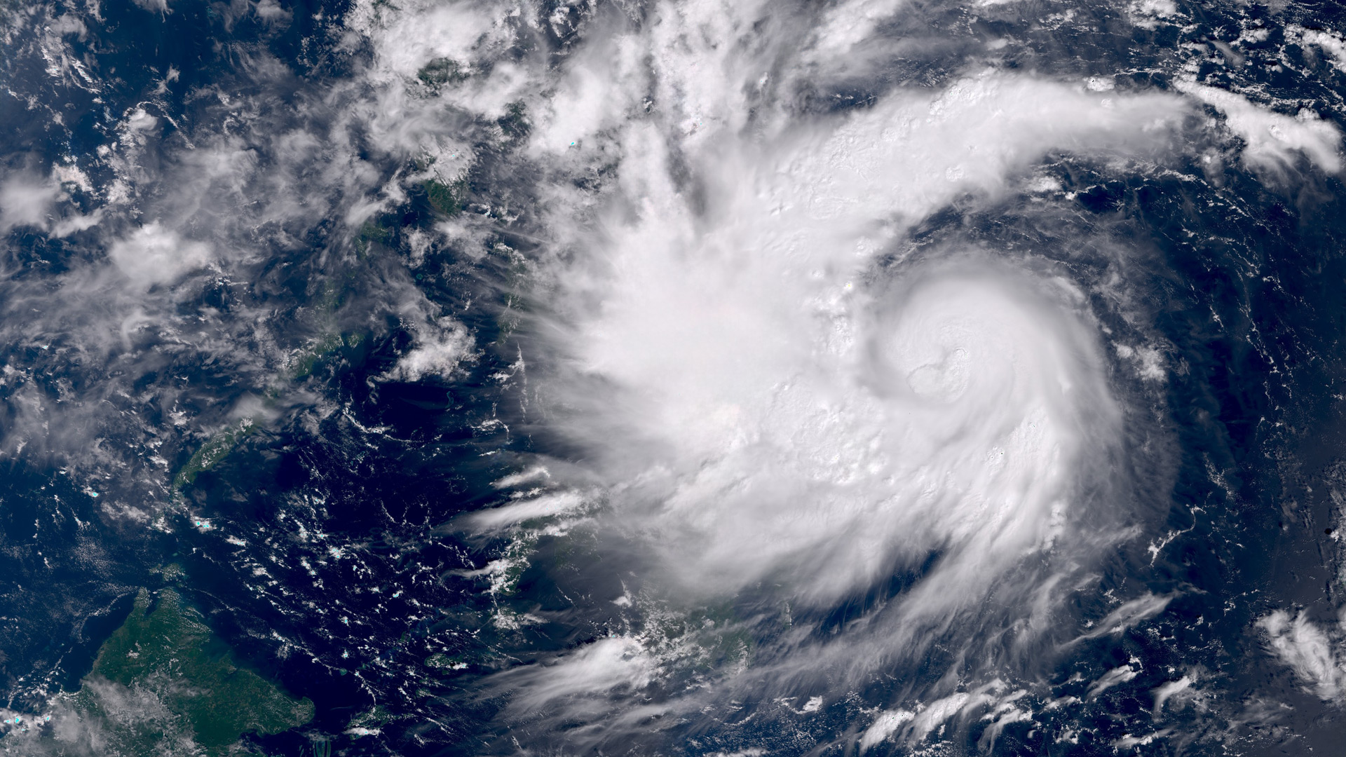 Typhoon Kalmaegi Kills 66 in Philippines, Forces Hundreds of Thousands to Evacuate