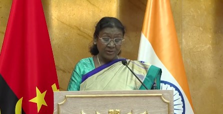 ৰাষ্ট্ৰপতি শ্ৰীমতী মুৰ্মুৱে আজি এংগোলাৰ লোৱান্দাৰ নেচনেল এছেম্বলিত সাংসদসকলক উদ্দেশ্যি ভাষণ দিয়ে
