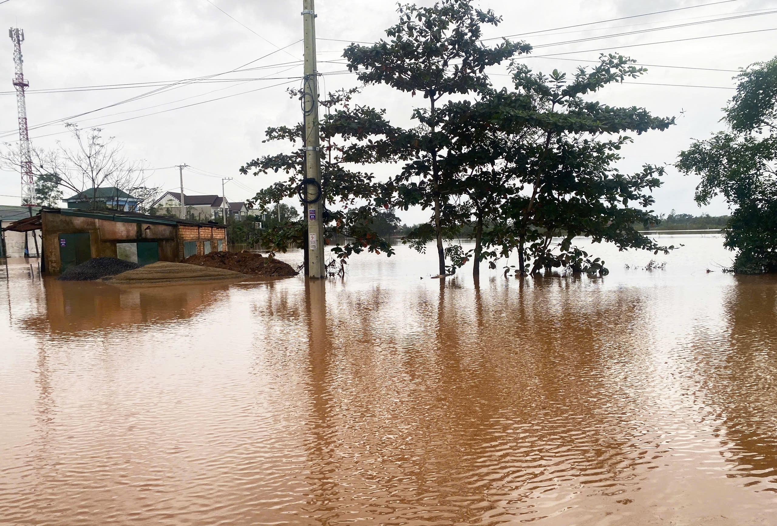 Torrential Rains Trigger Deadly Floods in Central Vietnam