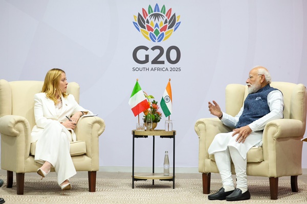 PM Modi Meets Italian PM Giorgia Meloni on G20 Sidelines in Johannesburg