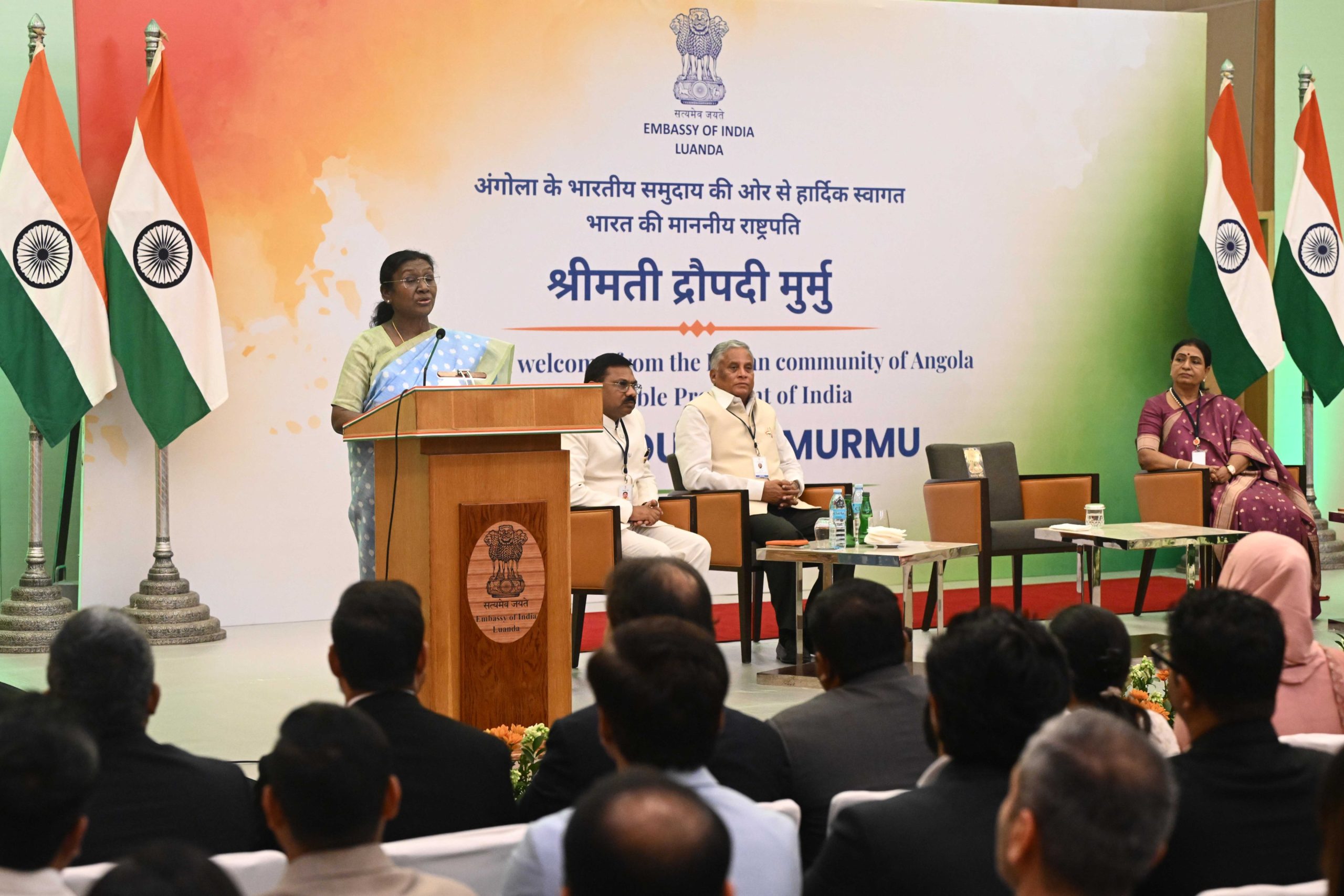 राष्‍ट्रपति द्रौपदी मुर्मु ने अंगोला में भारतवंशियों को किया सम्‍बोधित, कहा- 8,000 भारतवंशी दे रहे हैं अंगोला की आर्थिक प्रगति में योगदान