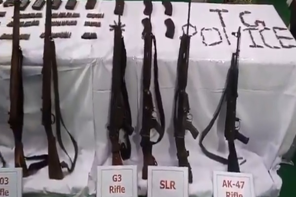तेलंगाना में 37 माओवादी सदस्यों ने हैदराबाद में आत्मसमर्पण किया