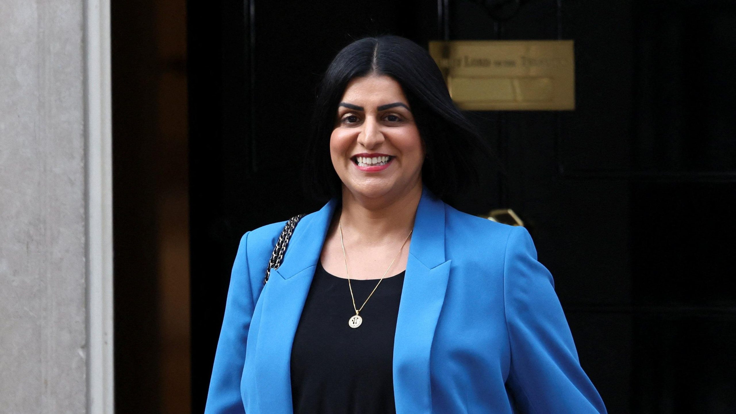 UK to Announce Sweeping Immigration Shake-Up, Home Secretary to Address Commons