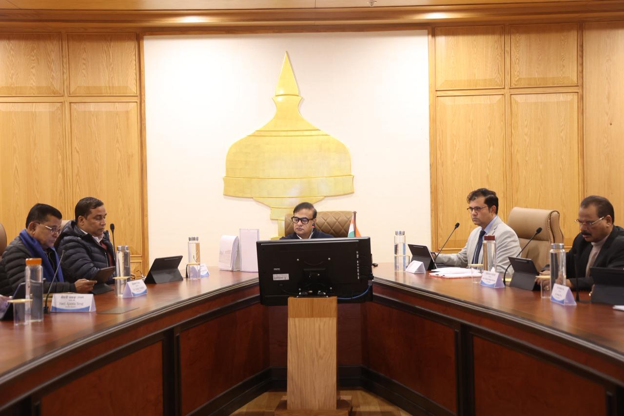 ৰাজ্যৰ সমাগত বিধানসভা নিৰ্বাচনক লৈ মুখ্যমন্ত্ৰী ড০ হিমন্ত বিশ্ব শৰ্মাৰ উপস্থিতিত লোকসেৱা ভৱনত এখন গুৰুত্বপূৰ্ণ বৈঠক অনুষ্ঠিত