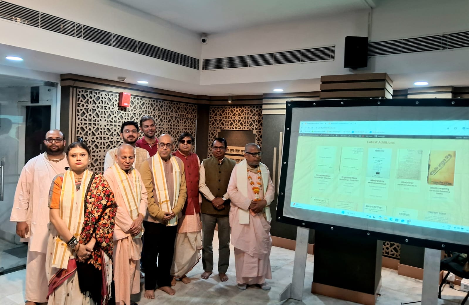 শ্রীচৈতন্য সময়কালীন প্রাচীন পুস্তক নিয়ে গৌড়ীয় মিশনে সূচনা হল ডিজিটাল লাইব্রেরি।