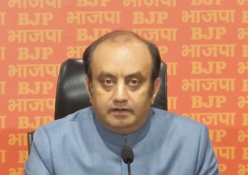 কলকাতাত লিঅ’নেল মেচিৰ অনুষ্ঠানত হোৱা বিশৃংখল পৰিৱেশক লৈ মমতা বেনাৰ্জী নেতৃত্বাধীন পশ্চিমবংগ চৰকাৰক বিজেপিৰ সমালোচনা