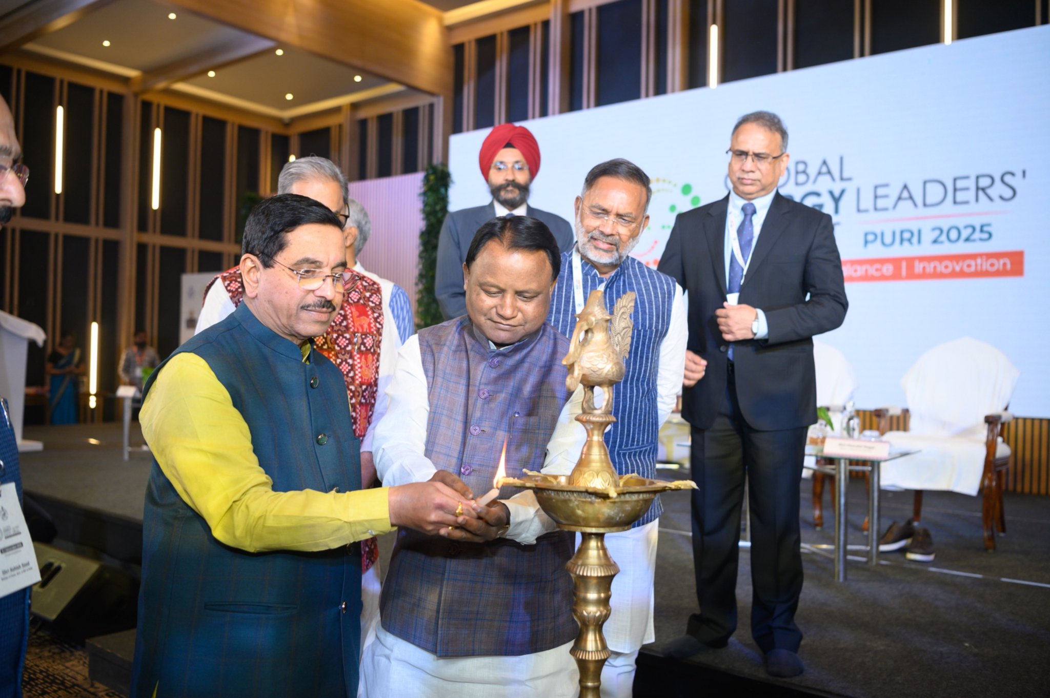 भारत ने वर्ष 2030 से पहले अपनी विद्युत क्षमता का 50% गैर-जीवाश्म स्रोतों से स्थापित करने का लक्ष्य हासिल किया