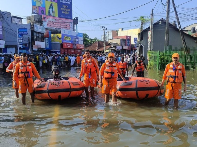 भारतानं ऑपरेशन सागर बंधू अंतर्गत श्रीलंकेला ५३ टन मदत साहित्य पोहोचवलं