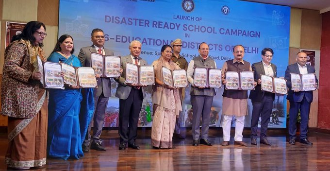 दिल्ली: उपराज्यपाल और मुख्यमंत्री ने आपदा के लिए तैयार स्कूल अभियान की शुरुआत की