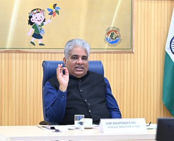 दिल्ली आणि राष्ट्रीय राजधानीत हवेच्या दर्जाचा आढावा घेण्यासाठी उच्चस्तरीय बैठक