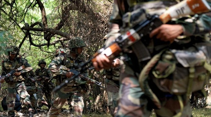 छत्तीसगडमधे सुरक्षा दलांशी झालेल्या चकमकीत १२ नक्षलवादी ठार, ३ जवान शहीद