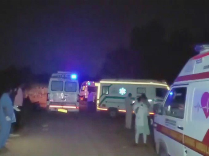 গোয়ায় আরপোরায় একটি নাইটক্লাবে ভয়াবহ অগ্নিকাণ্ডে অন্তত ২৫ জনের মৃত্যু হয়েছে।