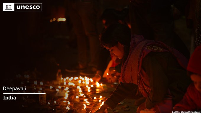 دیپاولی کو یونیسکو کی عالمی ثقافتی ورثے کی فہرست میں شامل کیا گیا ہے۔ ملک نے عالمی سطح پر اِسے تسلیم کئے جانے کا خیر مقدم کیا ہے