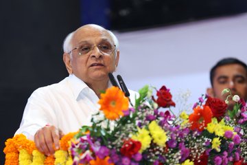મુખ્યમંત્રીએ શહેરી વિકાસ વર્ષ 2025ની ઉજવણી પ્રસંગે સુરતવાસીઓને  600 કરોડ રૂપિયાથી વધુના વિકાસકામોની ભેટ આપી.