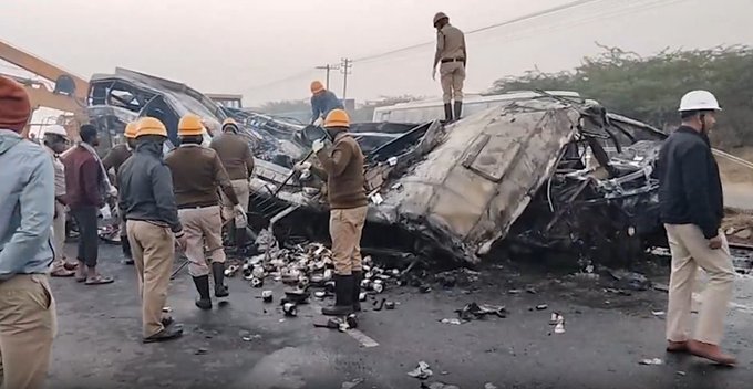कर्नाटक: बस दुर्घटना में अब तक सात लोगों की मृत्‍यु