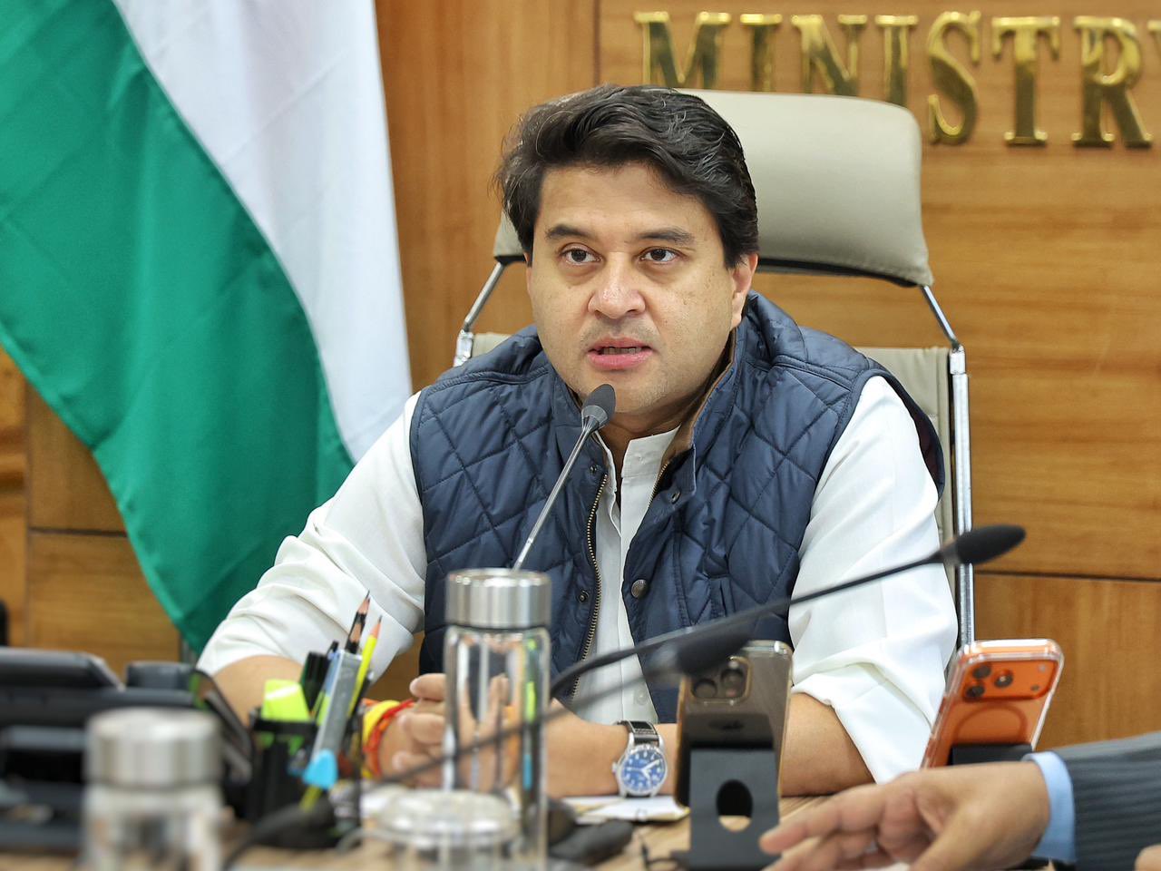 हथकरघा-हस्तशिल्प सशक्तिकरण पर उच्चस्तरीय बैठक में केंद्रीय मंत्री ज्योतिरादित्य सिंधिया ने वर्चुअल भागीदारी की