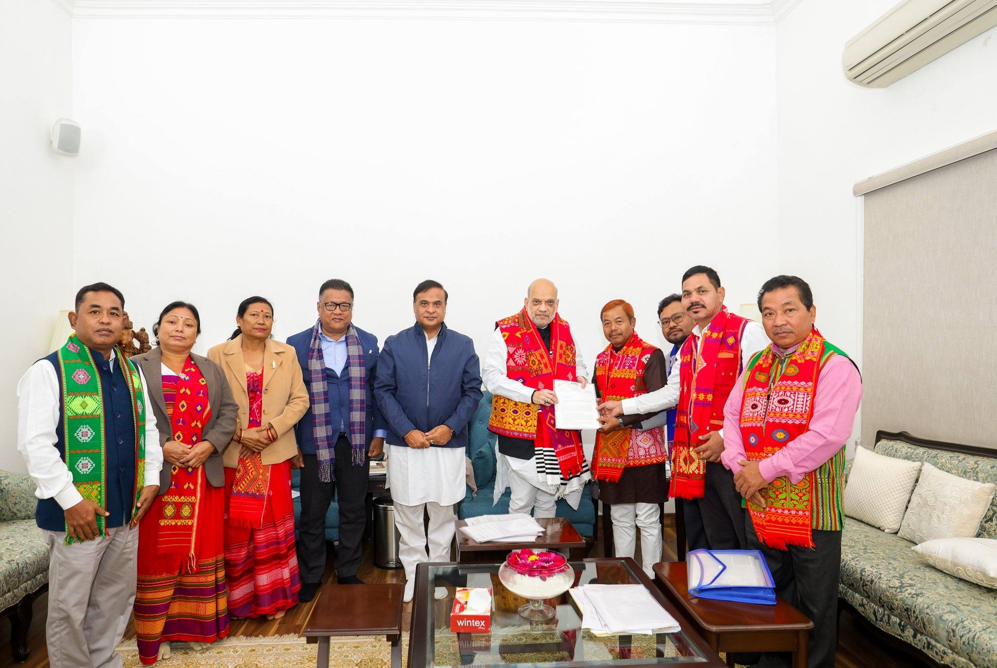 গৃহমন্ত্রী অমিত শ্বাহৰ মুখ্যমন্ত্ৰী হিমন্ত বিশ্ব শৰ্মাৰ উপস্থিতিত নতুন দিল্লীত ৰাভা, মিছিং আৰু তিৱা জনগোষ্ঠীৰ প্ৰতিনিধি গোটৰ সৈতে বৈঠকত