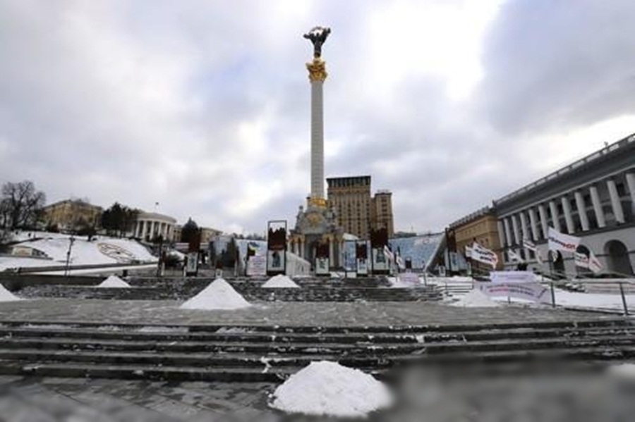 Russia launches missile attacks on Kyiv ahead of Zelenskyy-Trump Florida meeting