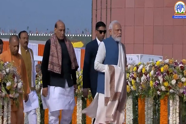 पूर्व प्रधानमंत्री भारत रत्न अटल बिहारी वाजपेयी की 101वीं जयंती के अवसर पर लखनऊ में  राष्ट्र प्रेरणा स्थल का उद्घाटन किया
