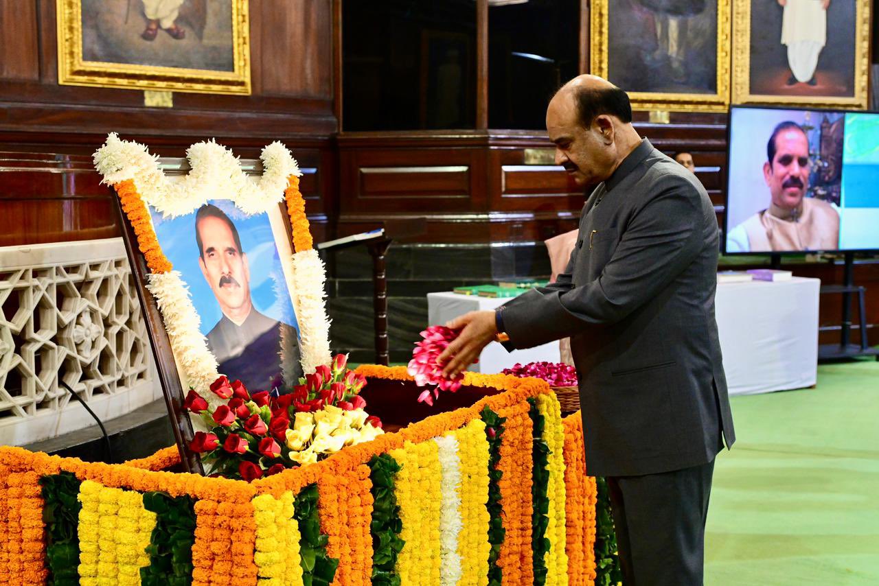 Om Birla Pays Tribute to Former Lok Sabha Speaker Manohar Joshi