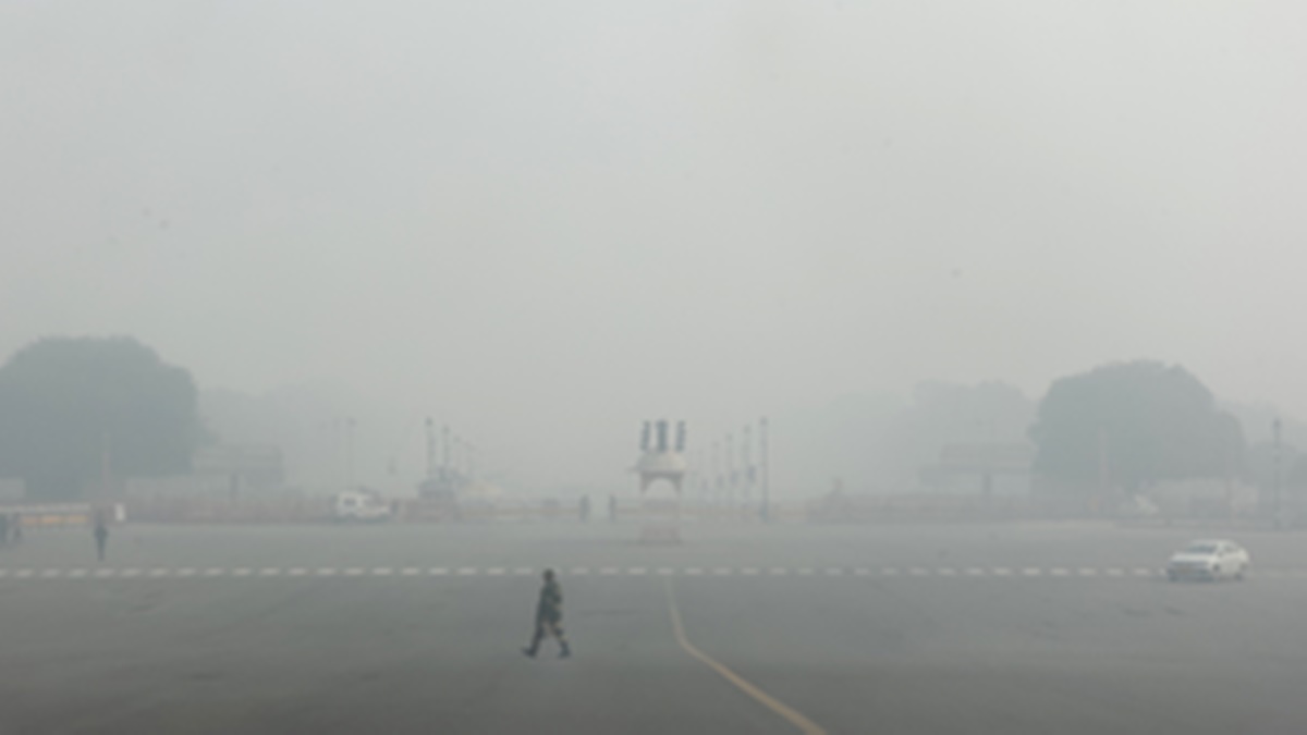 IMD issues red alert for dense to very dense fog over Uttar Pradesh during next 3-4 days