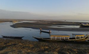 নদীৰ গতি প্রকৃতি তথা ইতিহাসৰ গভীৰ অধ্যয়ন অবিহনে ব্ৰহ্মপুত্ৰৰ দৰে এখন বিশাল নদক নিয়ন্ত্ৰণ কৰাটো অসম্ভৱ বুলি নদী বিশেষজ্ঞ যোগেন শৰ্মাৰ প্রকাশ