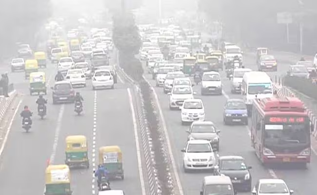 دلّی سرکار قومی راجدھانی میں، فضائی آلودگی کو کنٹرول کرنے کیلئے آج سے ”PUC نہیں تو ایندھن بھی نہیں“ ضابطے کو سختی کے ساتھ نافذ کرے گی۔