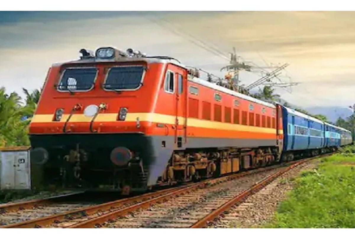 ভারতীয় রেল আগামীকাল থেকে তাদের ভাড়া কাঠামোয় পরিবর্তন করছে।