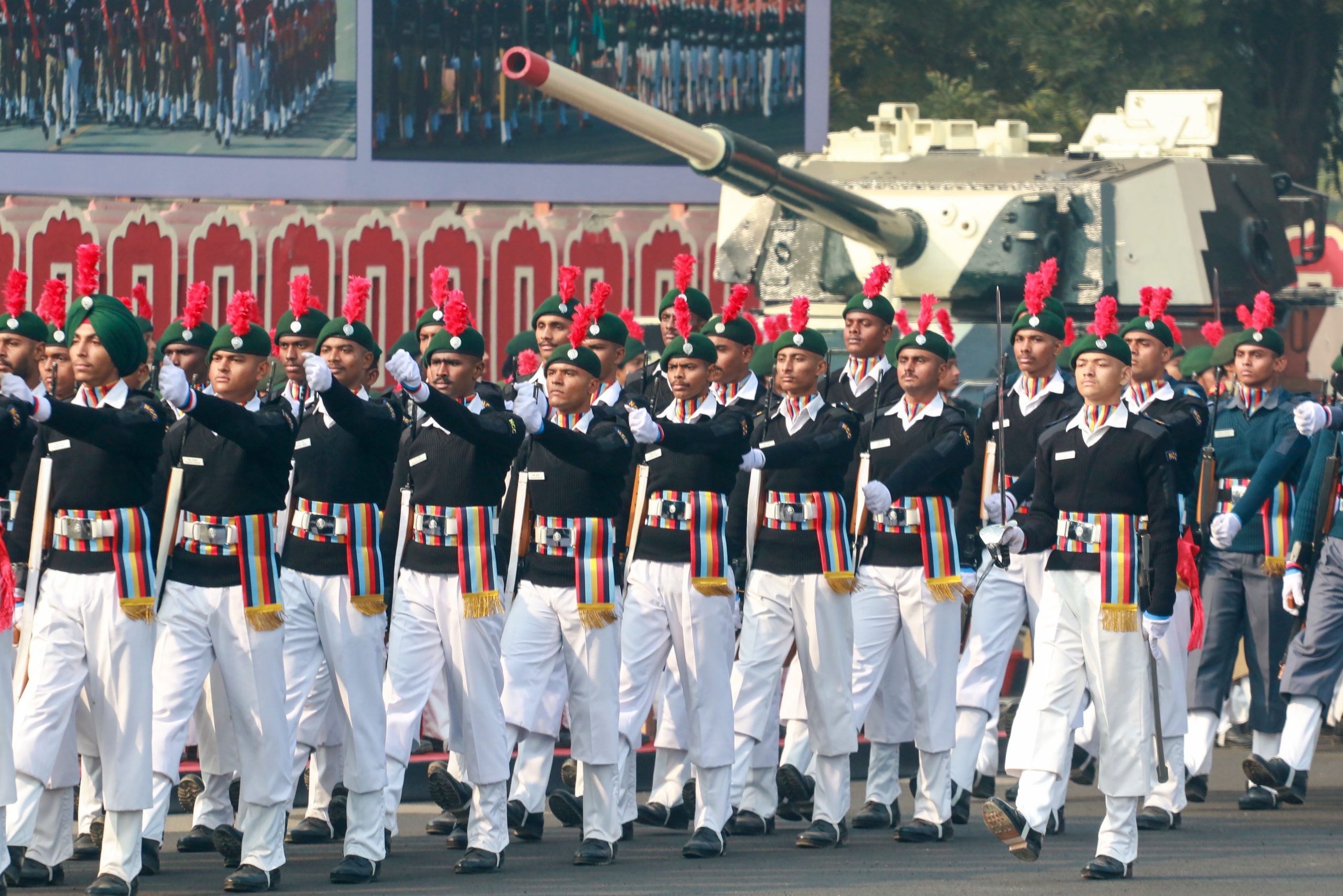 अपने क्षेत्र में सर्वश्रेष्ठ योगदान देने वाले 10 हजार लोगों को गणतंत्र दिवस के लिए निमंत्रित किया गया