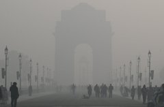 राष्‍ट्रीय राजधानी दिल्‍ली में तापमान तेजी से गिरने से रही अत्‍यधिक ठंड