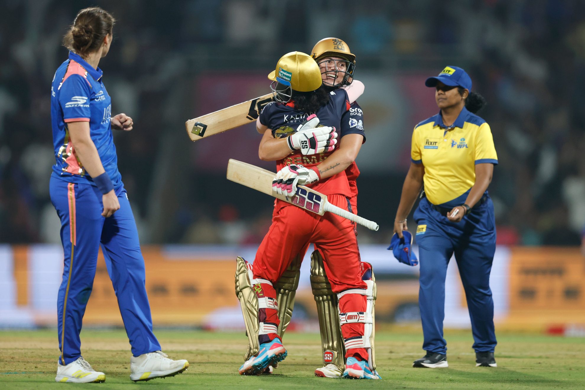 WPL: RCB संघाचा गतविजेत्या मुंबई इंडियन्सवर ३ खेळाडू राखून विजय