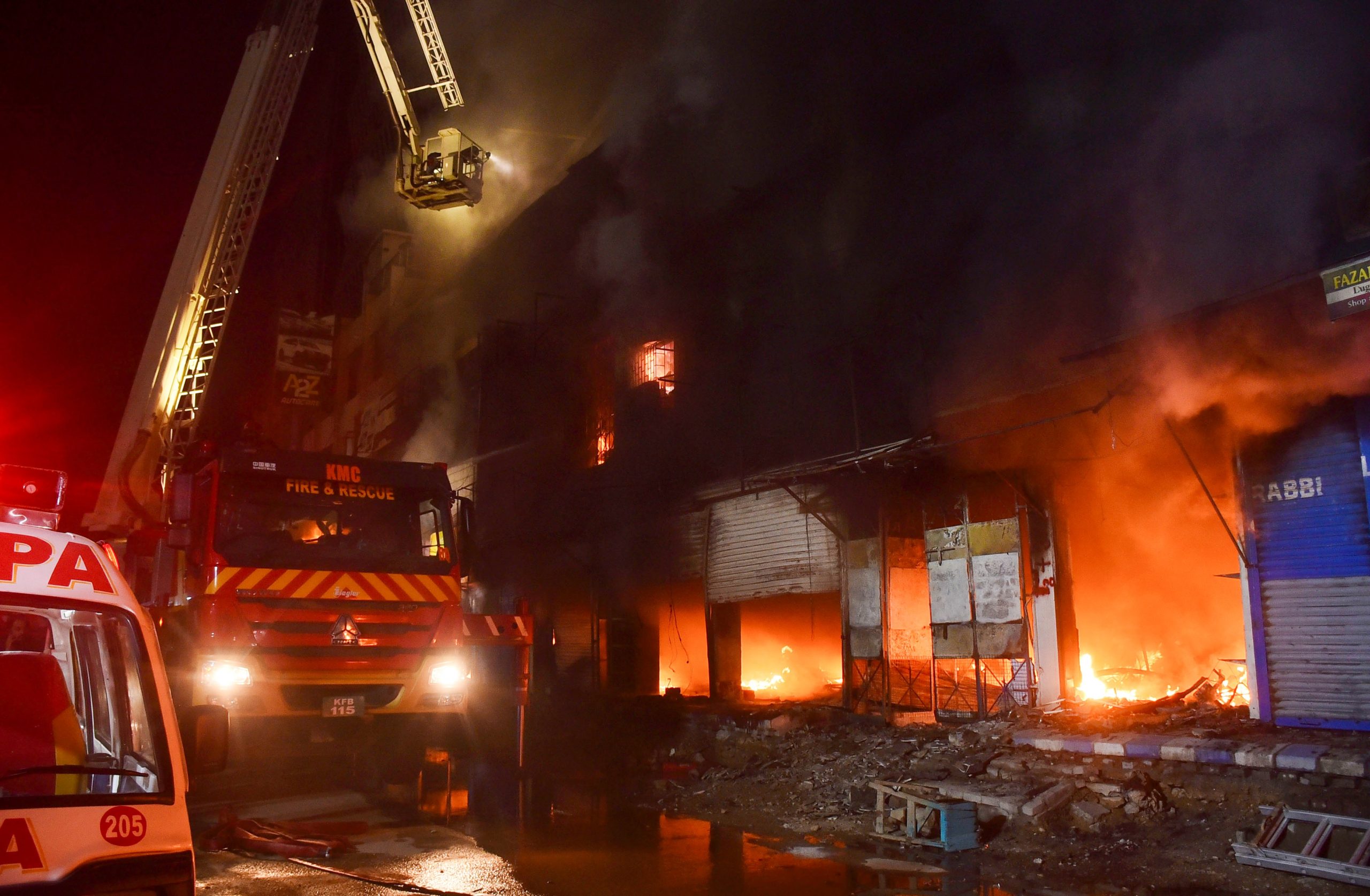 Pakistan: Gul Plaza fire death toll climbs to 26; over 80 people missing in Karachi