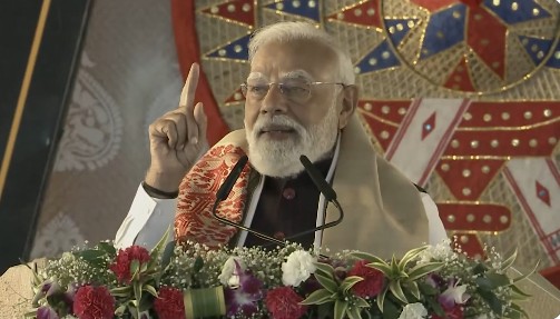 पीएम मोदी का असम दौरा: काजीरंगा एलिवेटेड कॉरिडोर की आधारशिला, दो अमृत भारत ट्रेनों को दिखाई हरी झंडी
