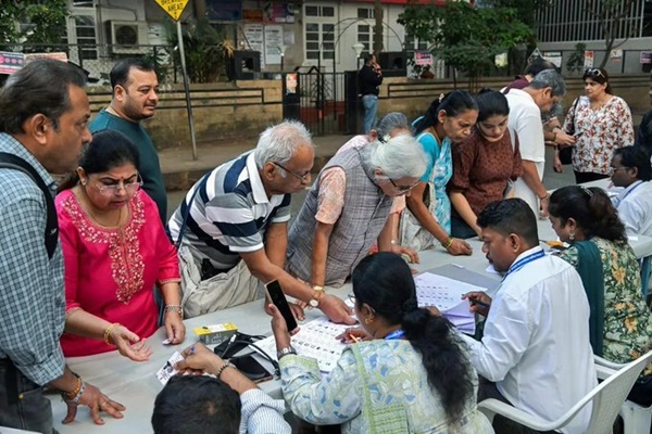 Mahayuti Leads in Early Trends of Maharashtra Civic Body Polls